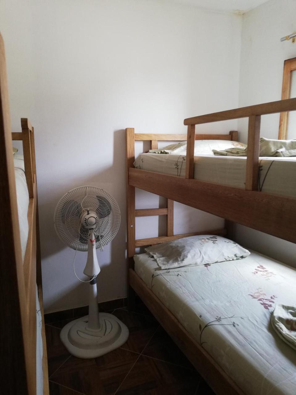 Casa Madriguena Hostel Rincon Bagian luar foto