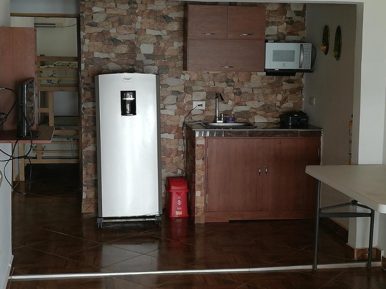Casa Madriguena Hostel Rincon Bagian luar foto