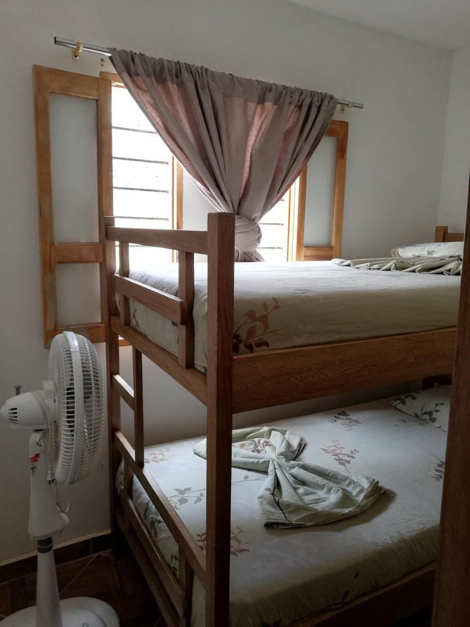 Casa Madriguena Hostel Rincon Bagian luar foto